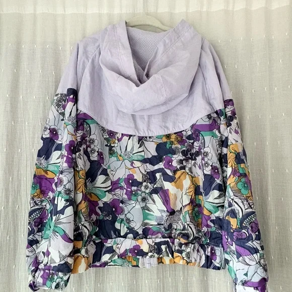 Girls' Nike Sportswear Windrunner Hooded Jacket with a floral print - Picture 3 of 6